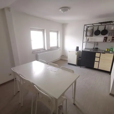 Linden - 15min To Fair Apartment