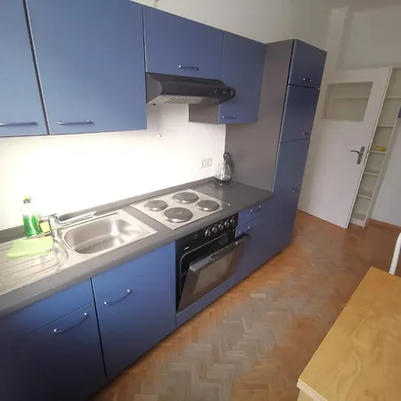 Linden - 15min To Fair Apartment *