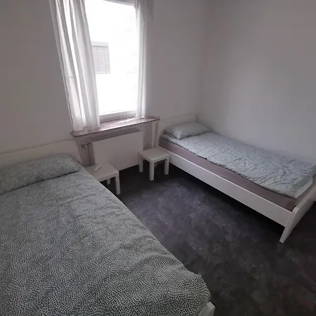 Linden - 15min To Fair Apartment