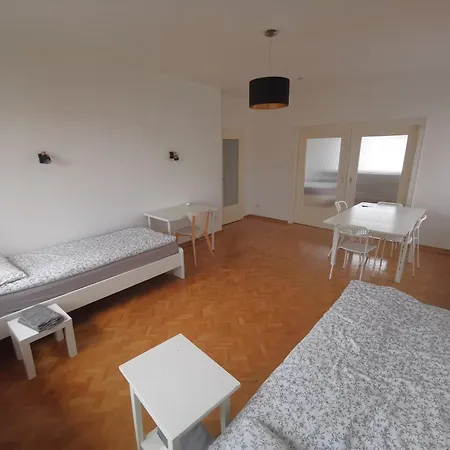 Linden - 15min To Fair Apartment *